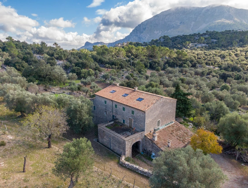 Spectaculair Mallorcaans landhuis met uitzicht op de bergen-4