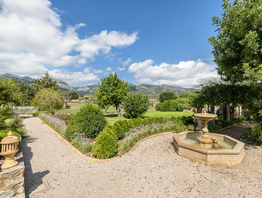 Authentiek Mallorcaanse landhuis met prachtig uitzicht-24