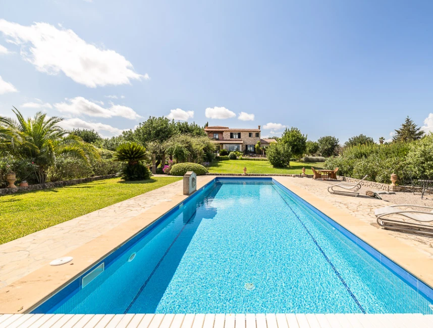 Authentiek Mallorcaanse landhuis met prachtig uitzicht-2
