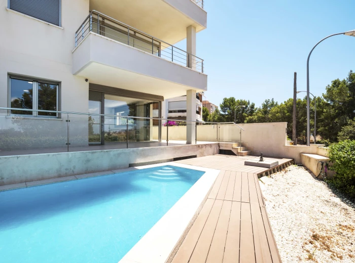 Appartamento moderno con piscina privata-13