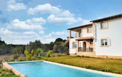 Unique property in Puntiró with views