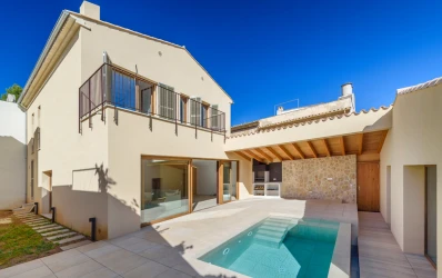 Fabulous brand-new townhouse with pool and garage in Pollensa