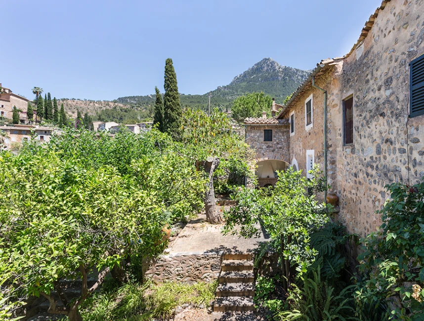 Traditional Deià-home with beautiful gardens-13