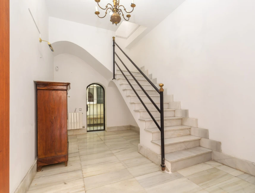 Casa amb caràcter amb terrassa, ascensor i garatge al nucli antic - Palma de Mallorca-17
