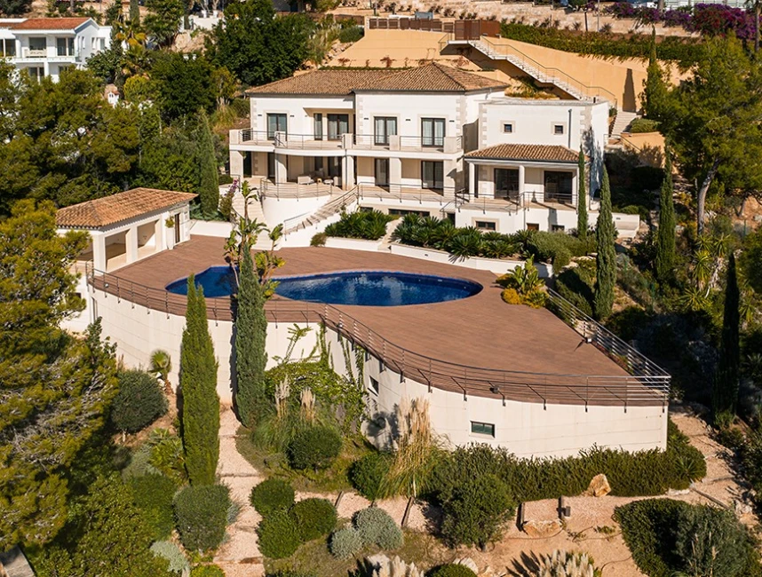 Villa mit Gästehaus in Son Vida-1