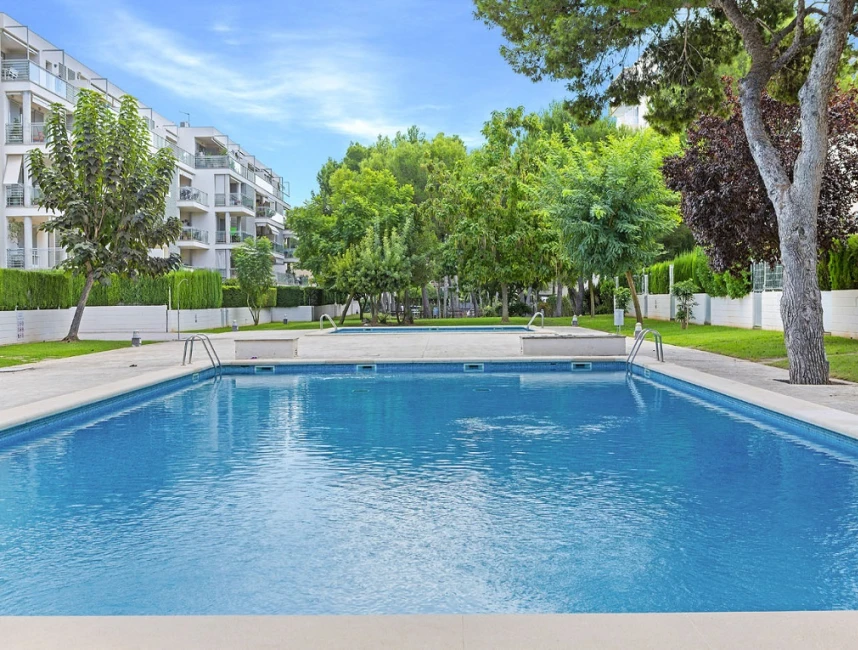 Preuós apartament situat en una comunitat privada amb piscina-3