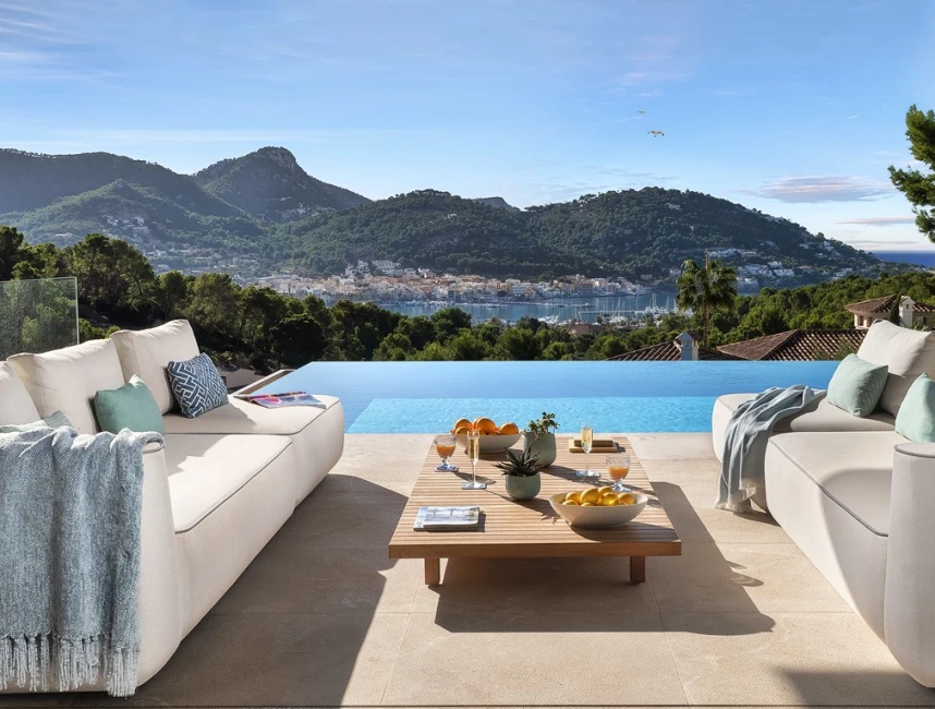 Exclusive modern Designer Villa with harbour views-1