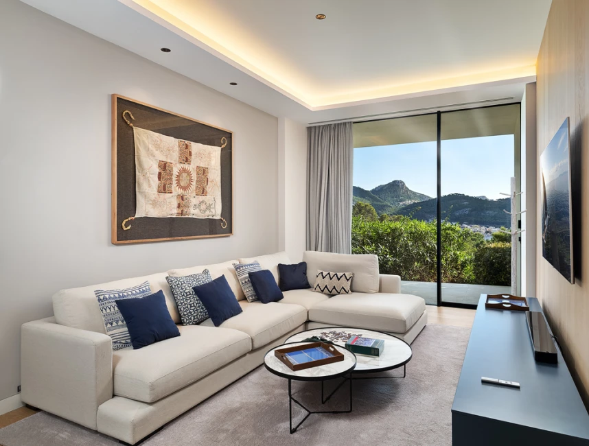 Exclusive modern Designer Villa with harbour views-10