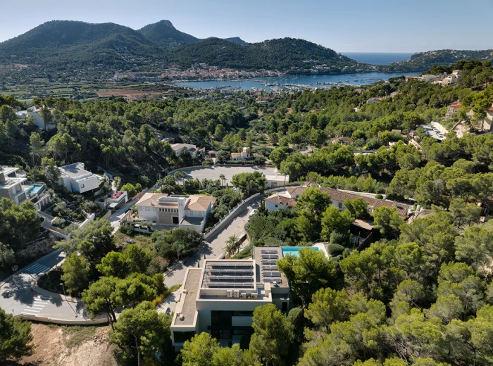 Exclusive modern Designer Villa with harbour views-27