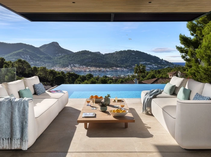 Exclusive modern Designer Villa with harbour views-25