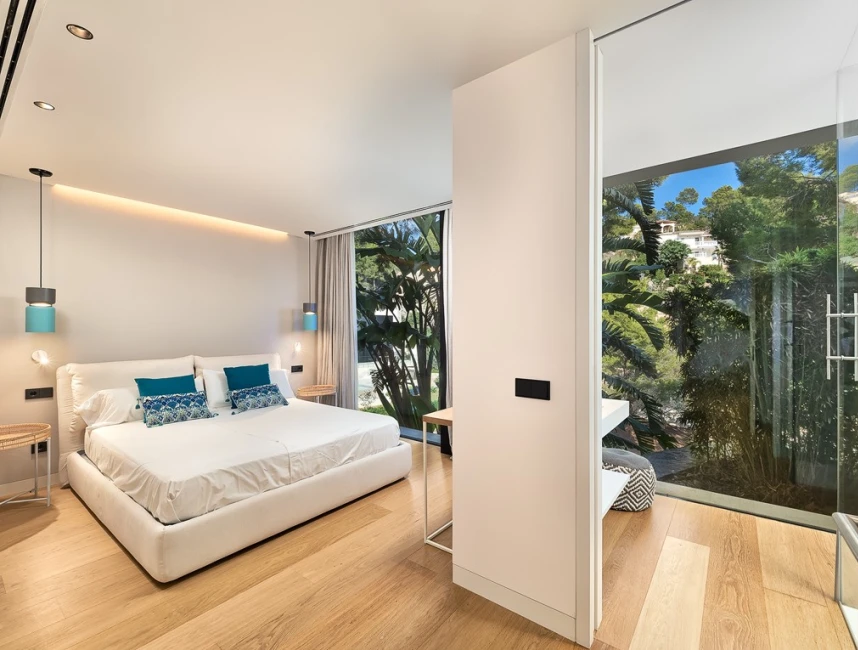 Exclusive modern Designer Villa with harbour views-19