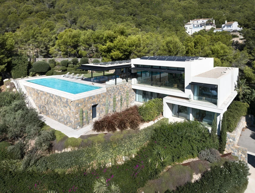 Exclusive modern Designer Villa with harbour views-5