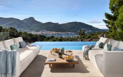 Exclusive modern Designer Villa with harbour views