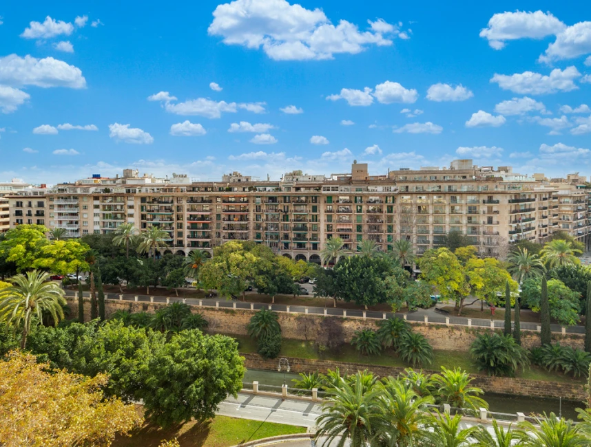 Appartement d'une élégance intemporelle avec terrasse et vue latérale sur la mer à Palma de Mallorca - City Centre-14