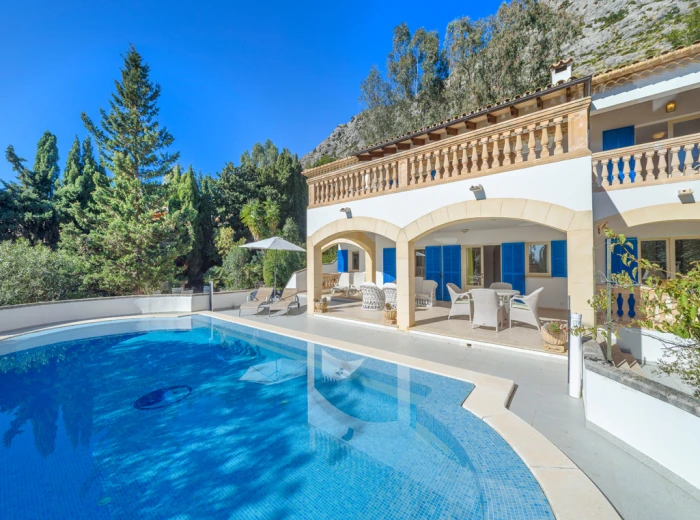 Fabulous family villa with beautiful views-2