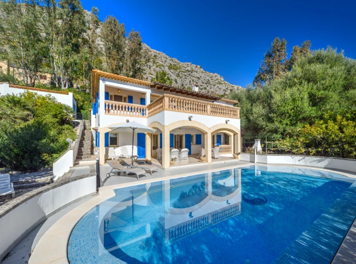 Fabulous family villa with beautiful views-1