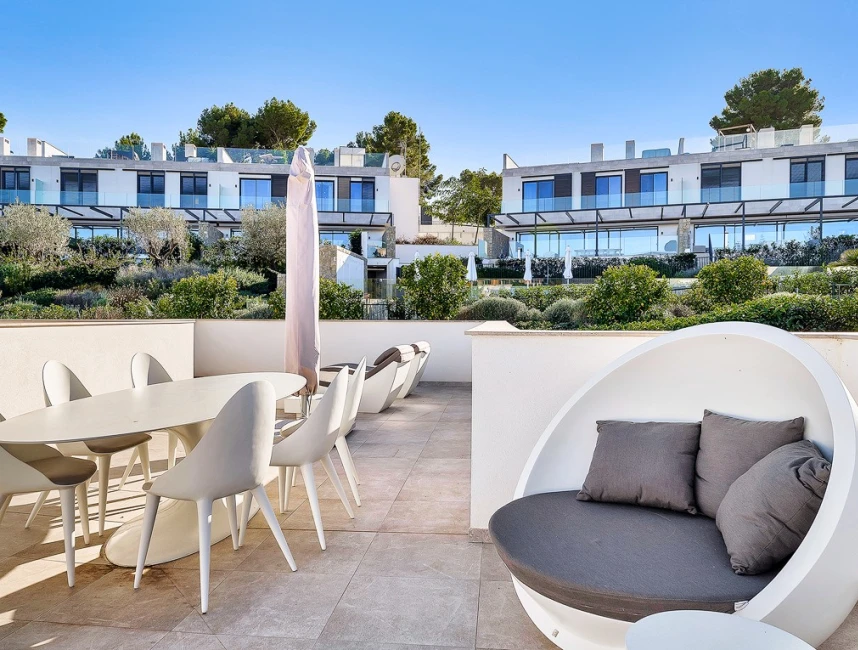Modern villa with garden in walking distance to the beach-1