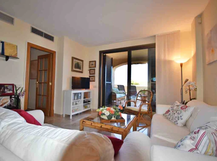 Well-kept apartment with terrace in Puig de Ros-10