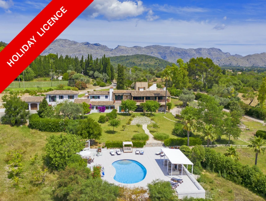 Marvellously charismatic property in Pollensa-1
