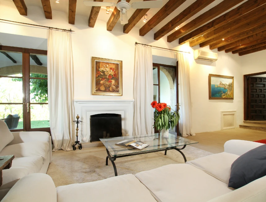 Marvellously charismatic property in Pollensa-4