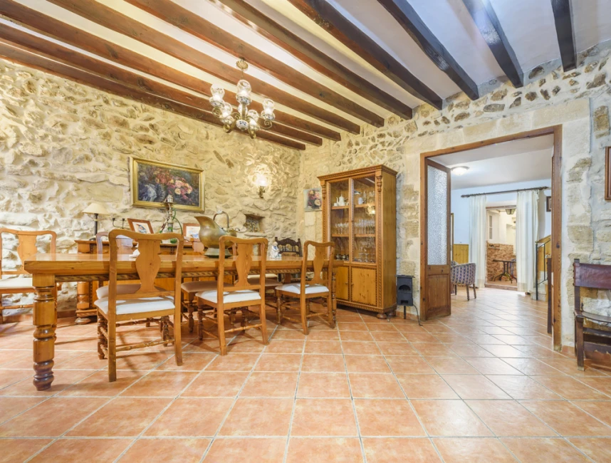 Charming townhouse in beautiful Pollensa-1