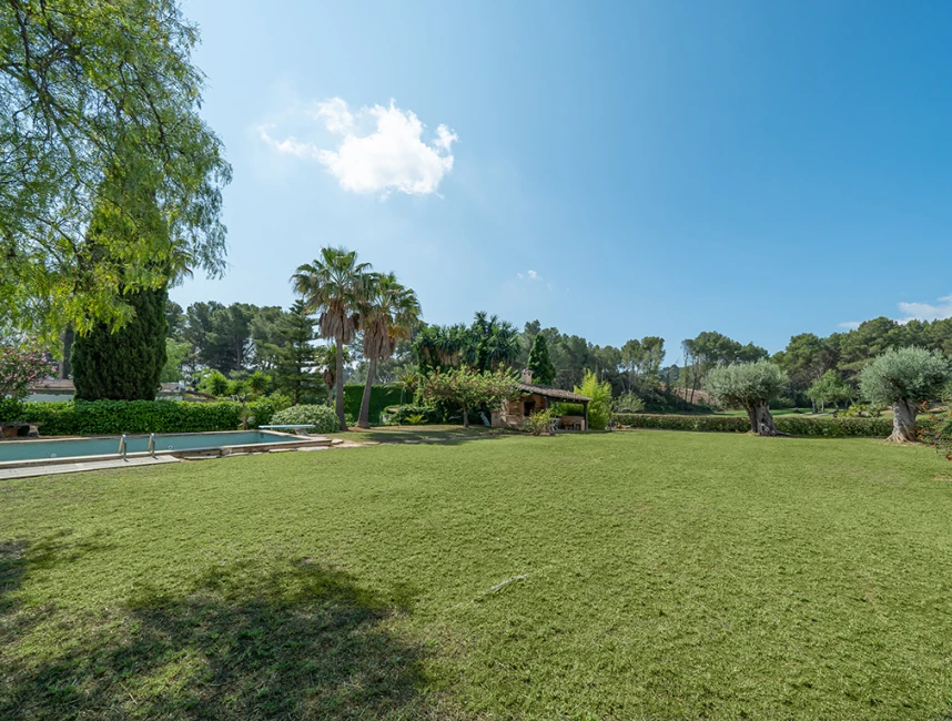 Te renoveren villa met uitzicht op de golfbaan in Son Vida-3