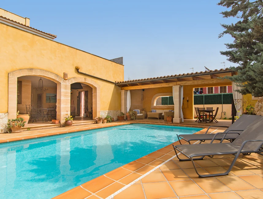 Grande villa mediterranea con piscina a Las Palmeras-18