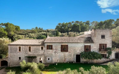 Manor house with fantastic views from the 13th century in Sineu