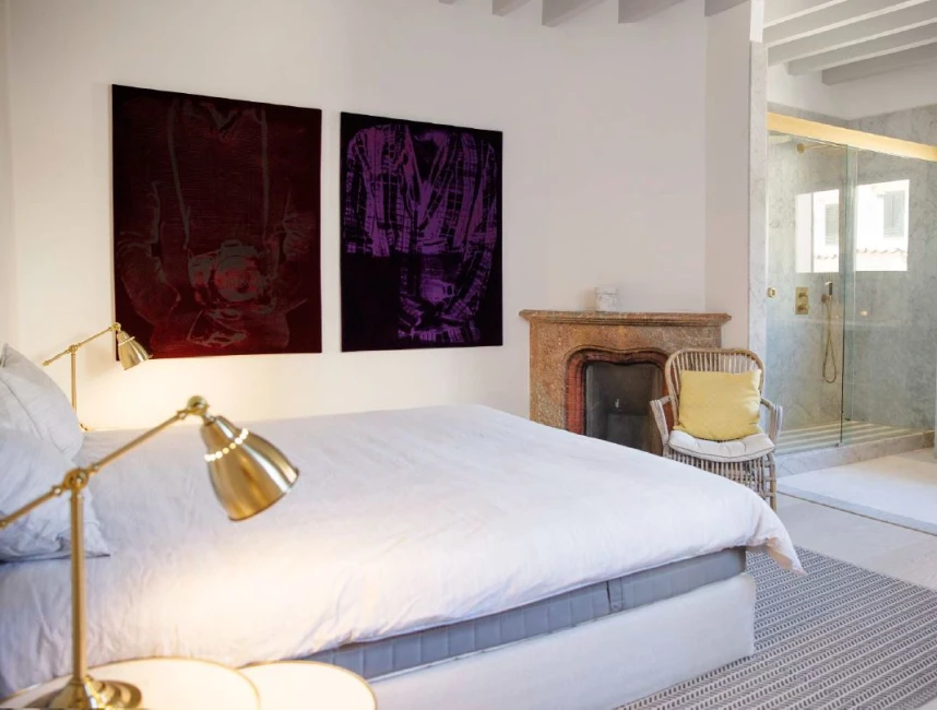 Historic building with three exceptional apartments in Palma-12