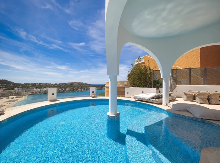Modern villa with spectacular sea views-1