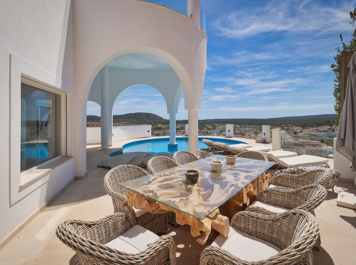 Modern villa with spectacular sea views-17