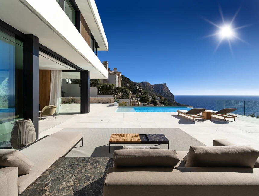 Spectacular new built Villa with sea views-1