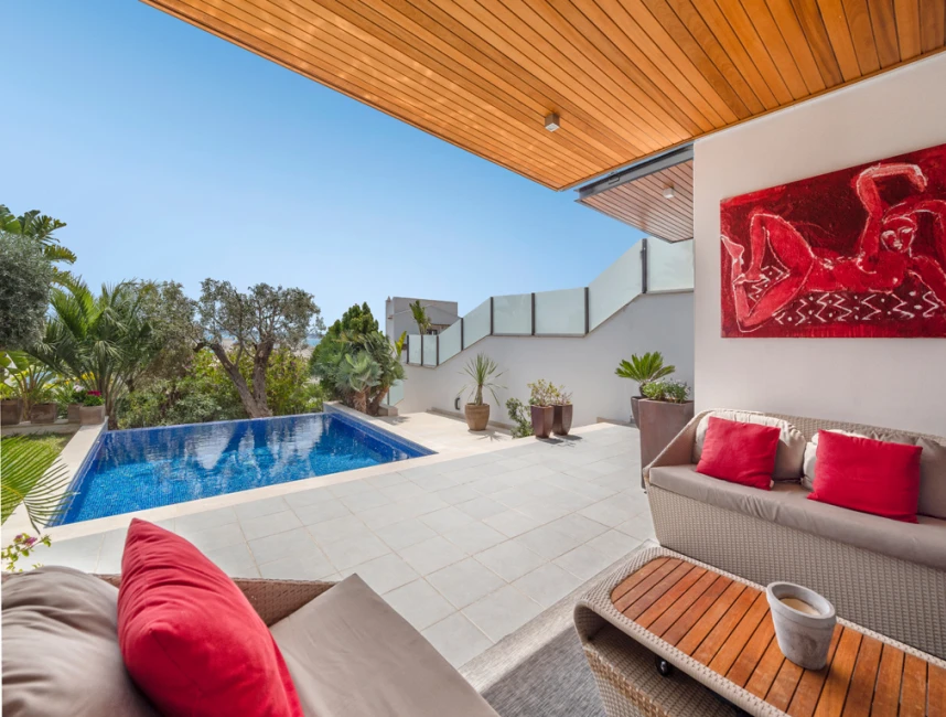 Uitstekende villa met prachtig uitzicht op zee te koop in Alcanada-1