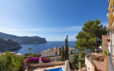 Villa vista mare mediterranea con licenza vacanze