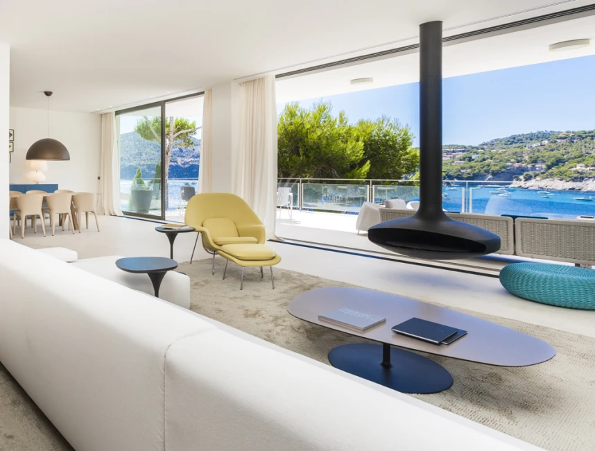 Villa im minimalistischen Stil mit Meerzugang-3