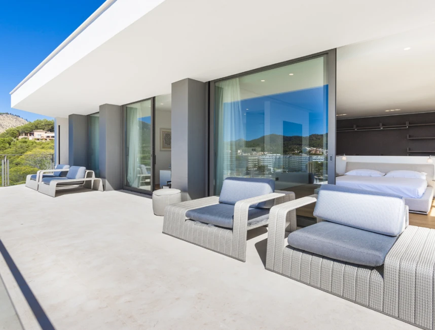 Villa im minimalistischen Stil mit Meerzugang-14