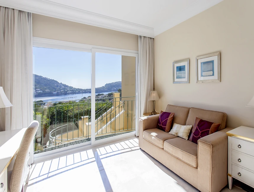 Elegant villa with sea and port views-15