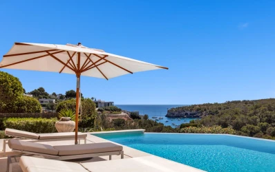 Spectaculaire villa met uitzicht op zee en vlakbij het strand van Portals Vells