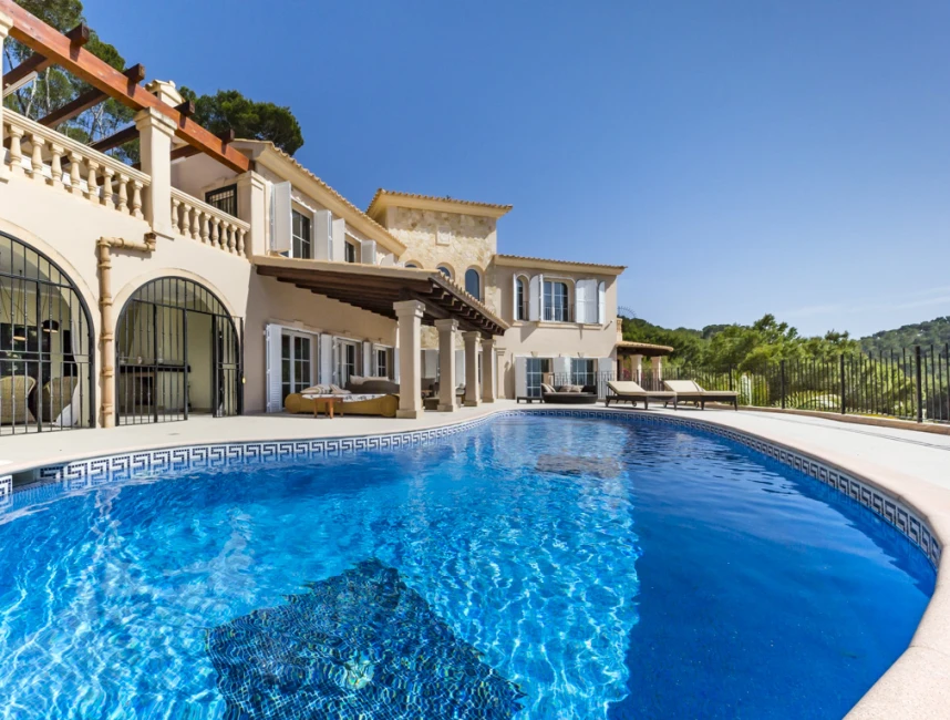 Villa with panoramic sea views-18