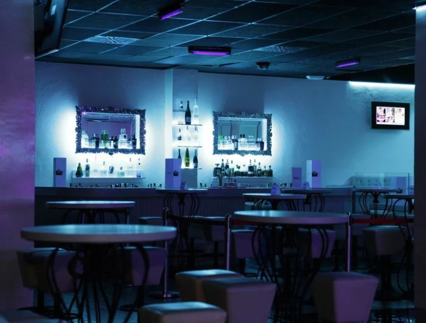 Erstklassiger Nachtclub in Peguara-9