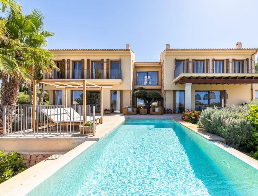 Luxury villa with panoramic views of the bay of Palma-1