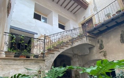 Mallorquinskt palats med uteplats att renovera i Gamla stan - Palma de Mallorca