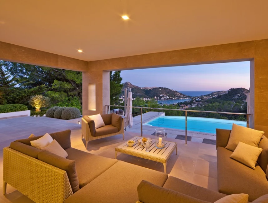 Family Villa with sea views-29