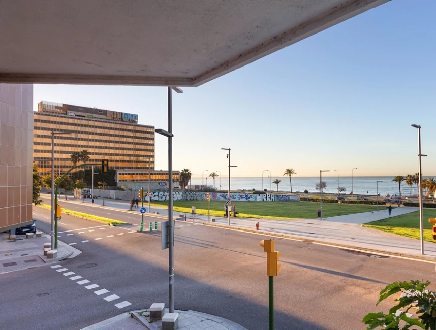 grosse Bürofläche mit atemberaubendem Blick auf Palmas Promenade-1