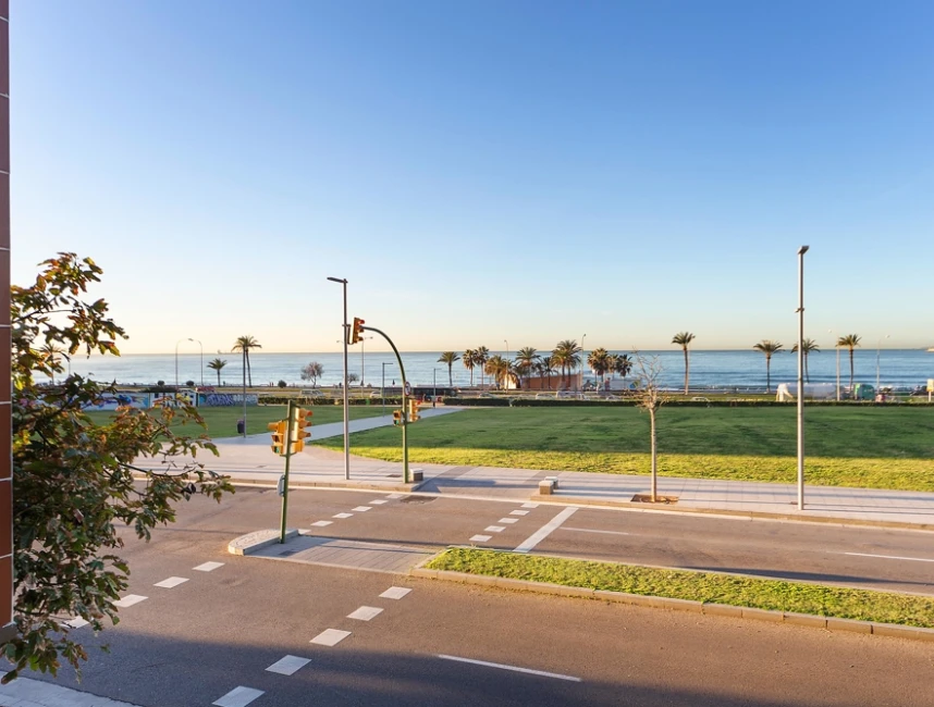 Large office space with breathtaking views of Palma's promenade-6
