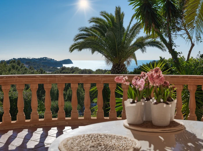 Goed onderhouden villa met zeezicht in Costa de la Calma-1