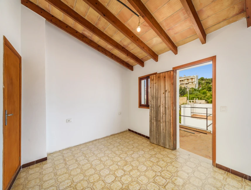 Partially renovated townhouse in Pollensa-6