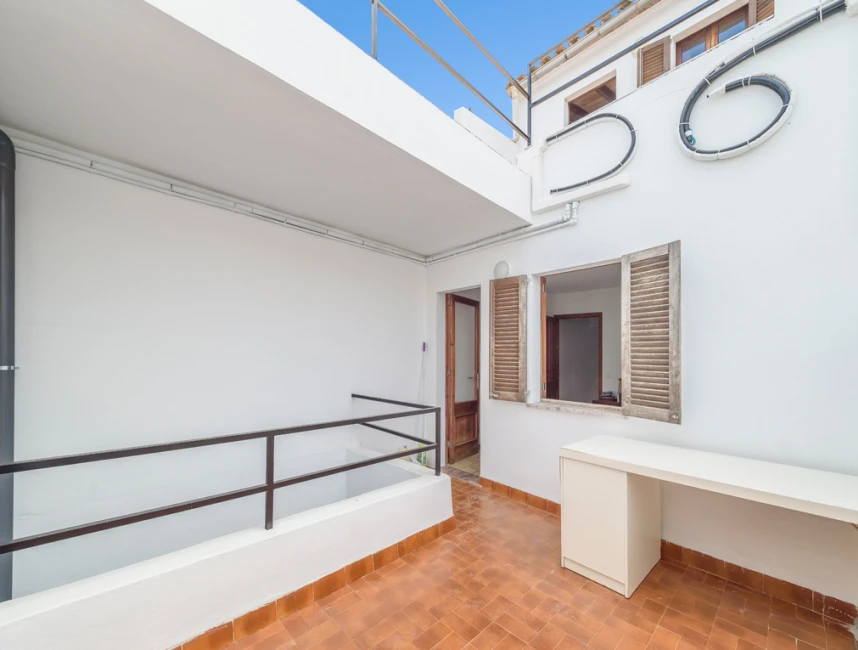 Partially renovated townhouse in Pollensa-8