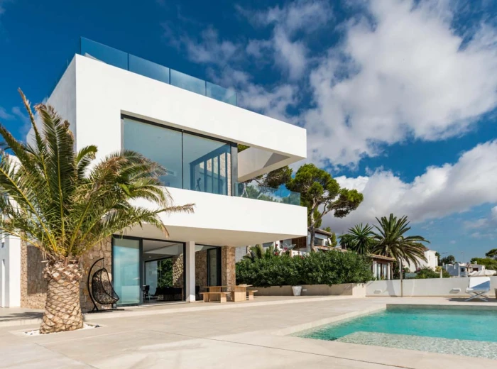 Elegant new built seafront villa in Cala Pi-14