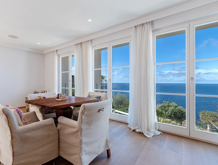 Groot luxe familiehuis met fantastisch uitzicht op zee-26